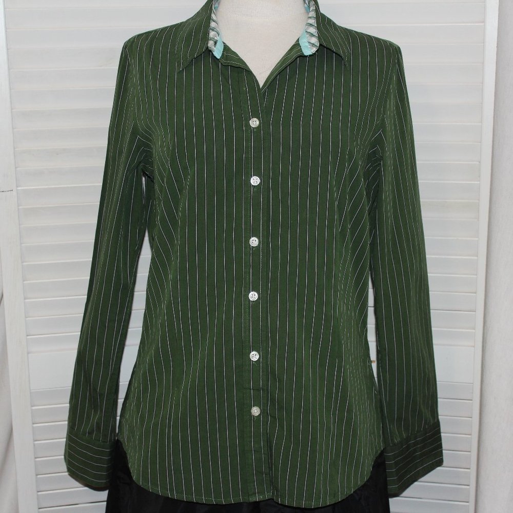 Old Navy NWOT Classic Relaxed fit Long sleeve Button down Shirt sz L